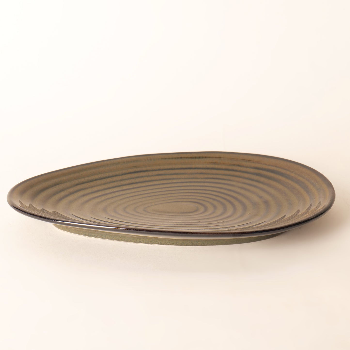 Aaru Rippled Platter