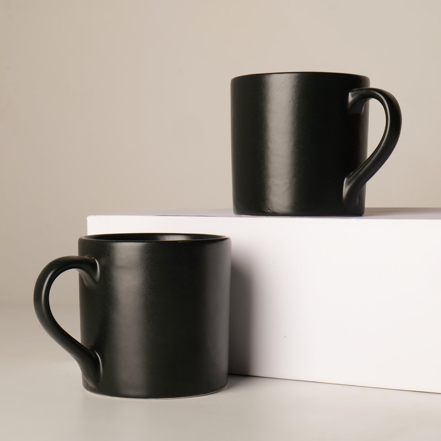 Noira Onyx Mugs – Set of 2