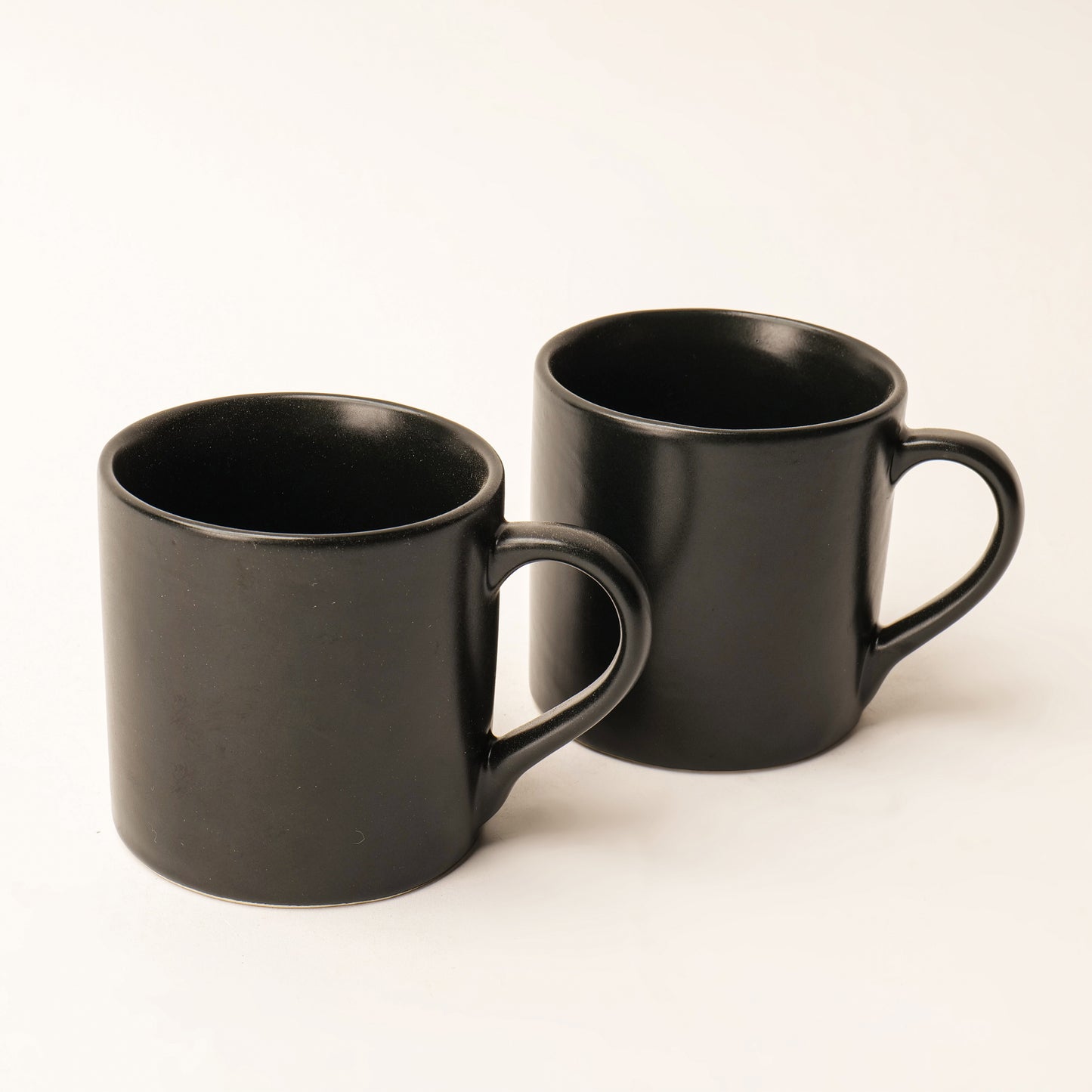 Noira Onyx Mugs – Set of 2