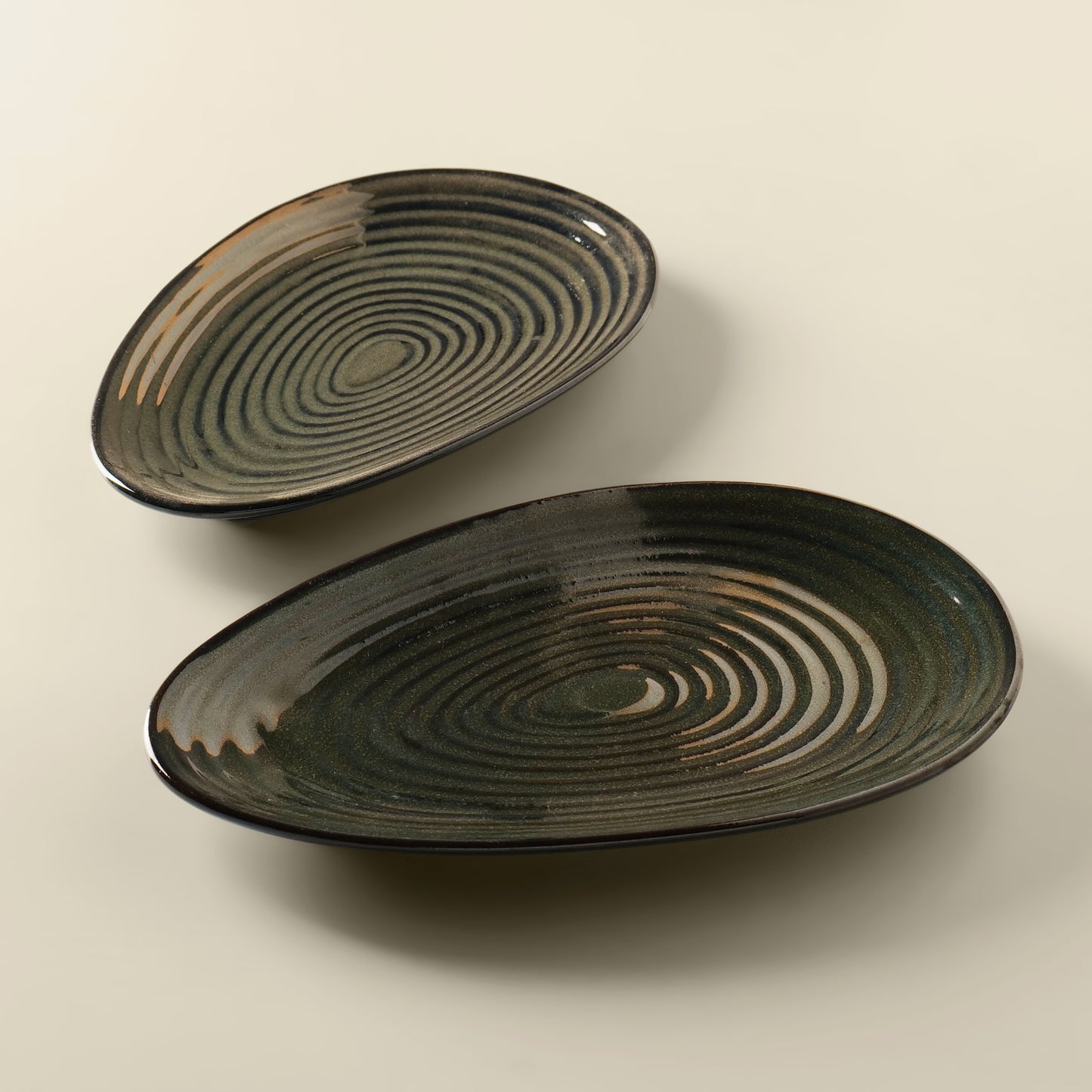 Aaru Rippled Platter