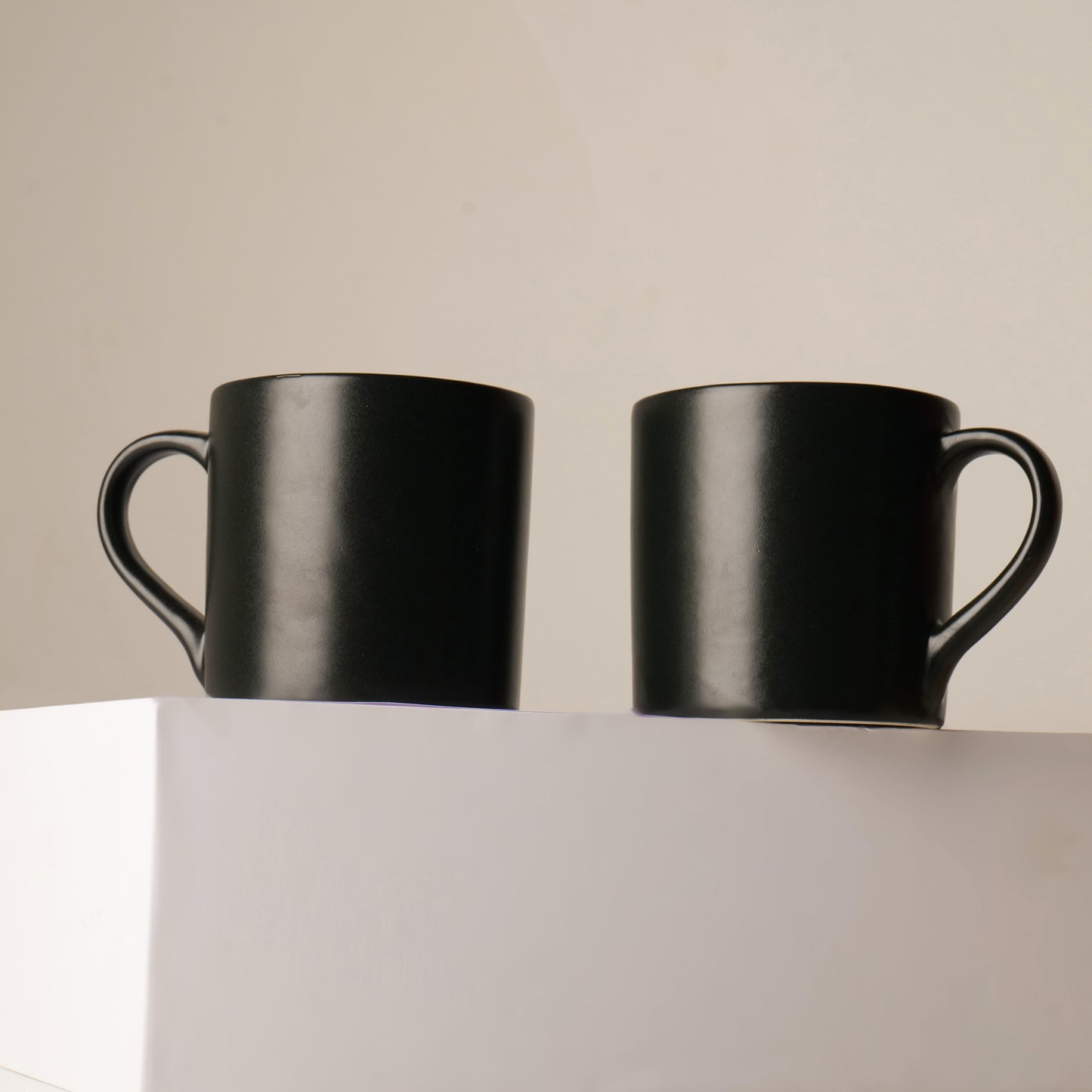 Noira Onyx Mugs – Set of 2
