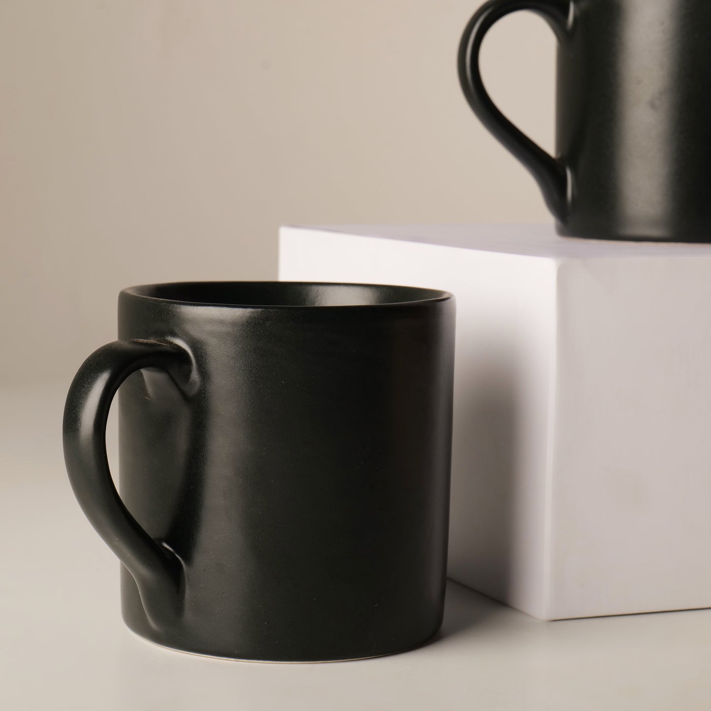 Noira Onyx Mugs – Set of 2