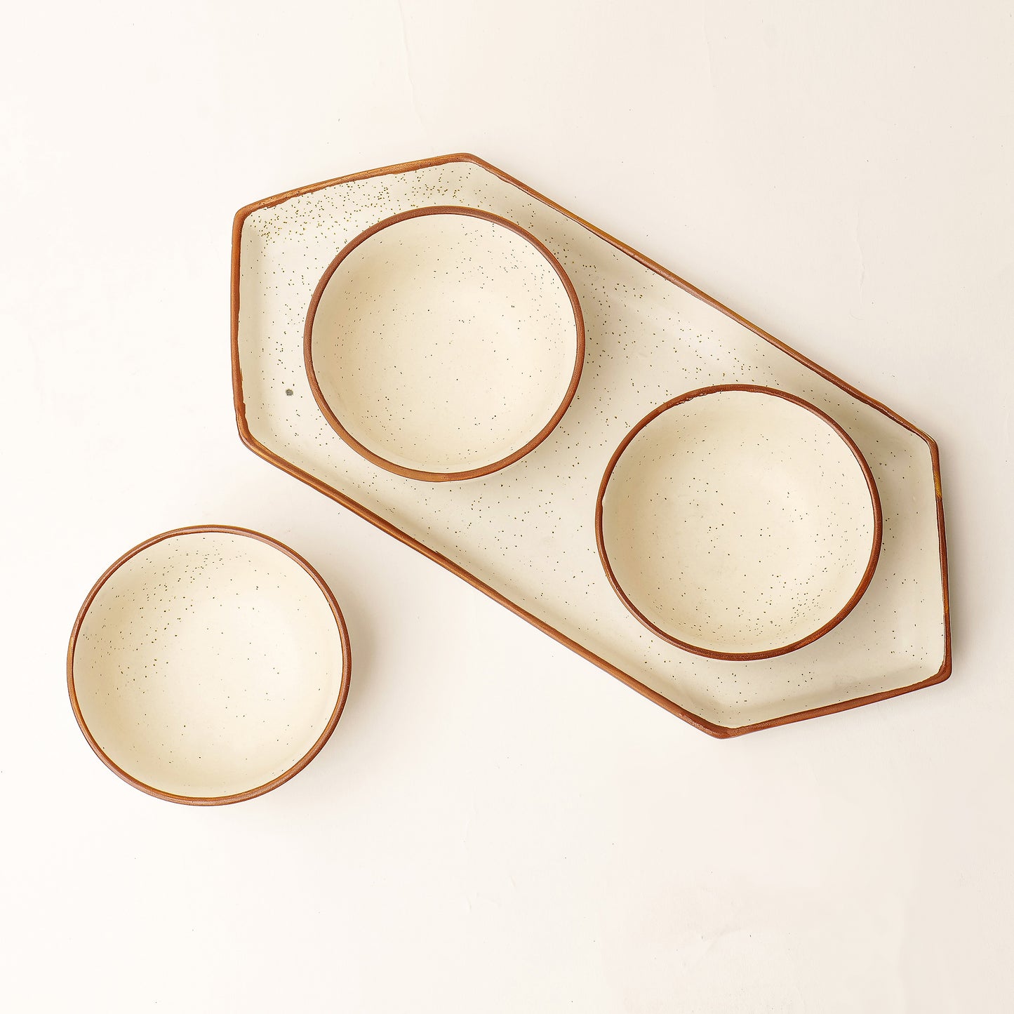 Niva Speckled Serve Set – 3 Bowls + Tray