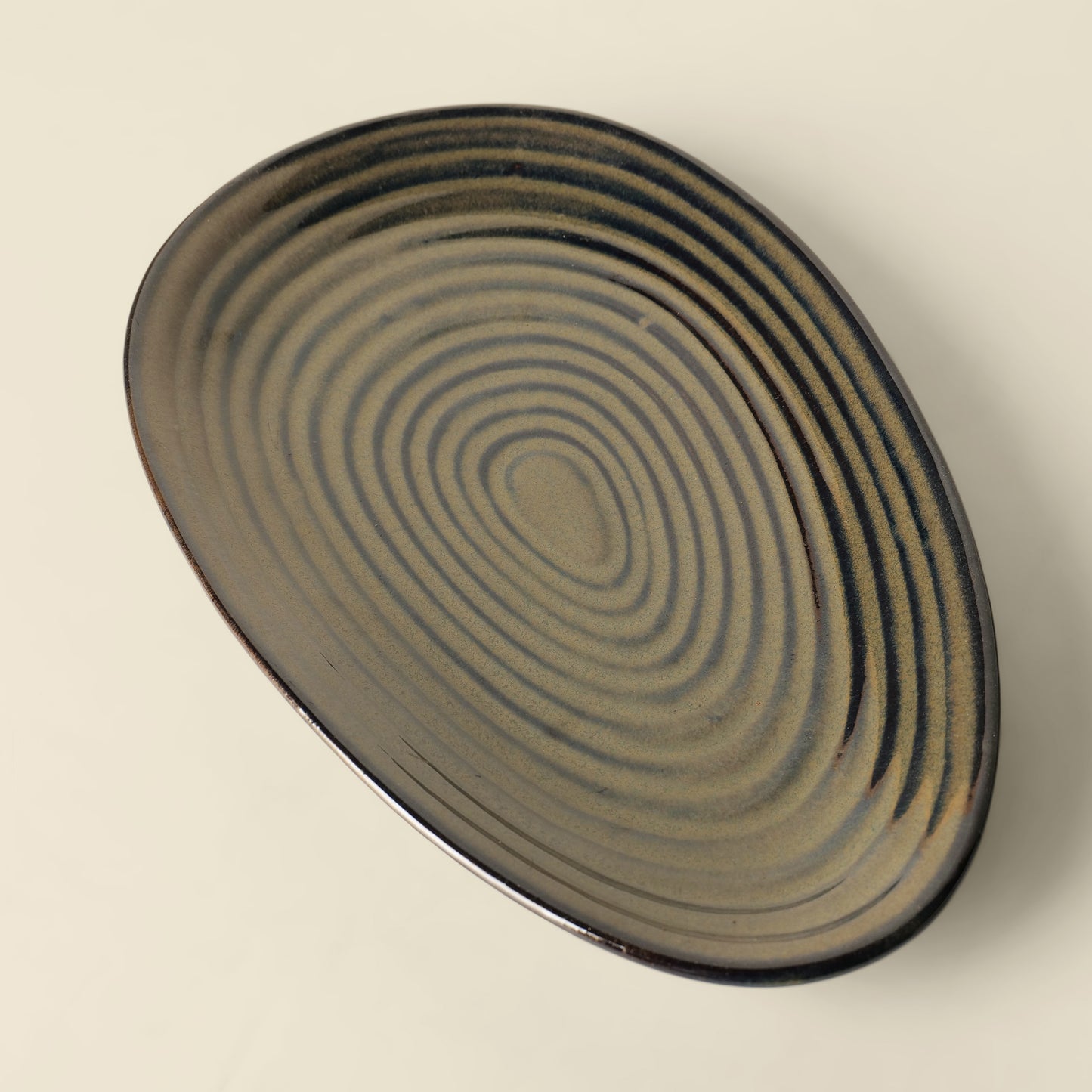 Aaru Rippled Platter