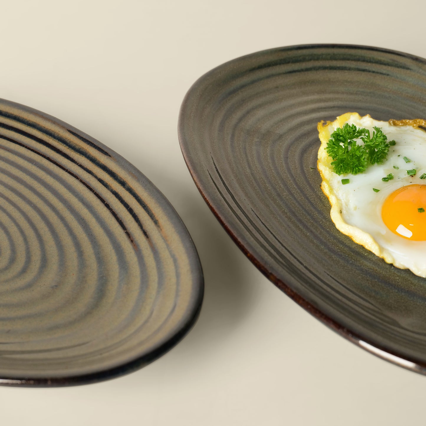 Aaru Rippled Platter